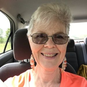 Meet your Posher, Suzanne